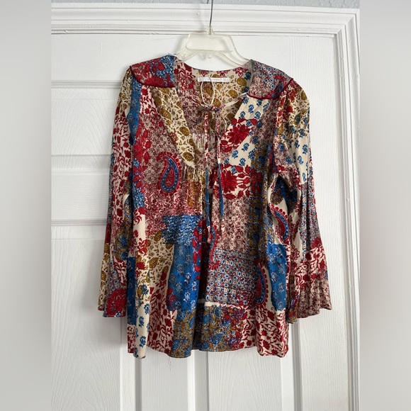 Woman Top - Picture 4 of 8